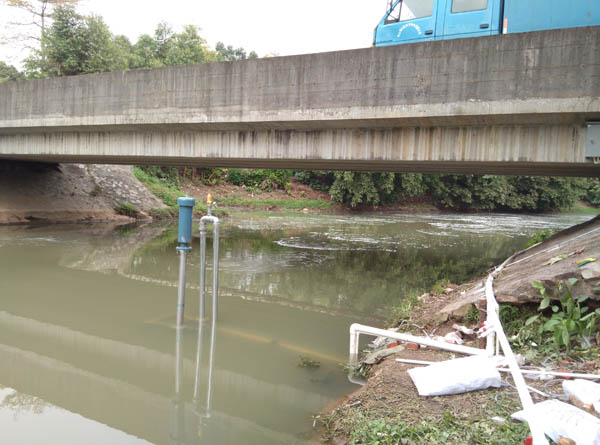 杭州某河道龙铁沉水风机曝气现场.jpg